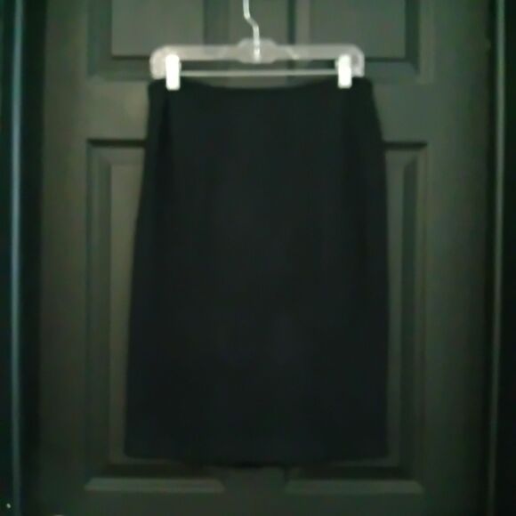 St. John Couture NWT Sz. 10 Wool Blend Knit Pleated Midi Skirt Quiet Luxury 795. - Picture 10 of 10